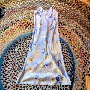 Sarah Bentley floral slip dress with bow detail. Size M #slipdress #floral
